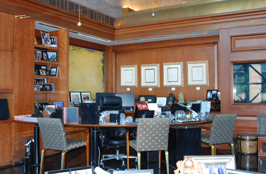 Steve Stodghill’s office at Fish & Richardson in Dallas features a wrap-around desk, a la Gordon Gekko of "Wall Street" fame.