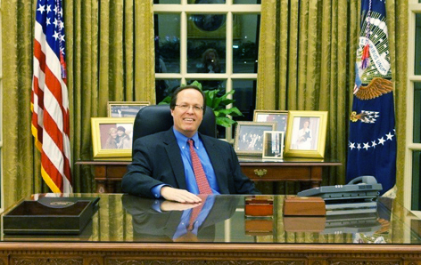 Howard Schreiber, Dallas partner and co-leader of the firm’s real estate practice, sitting in the Library’s Oval Office.